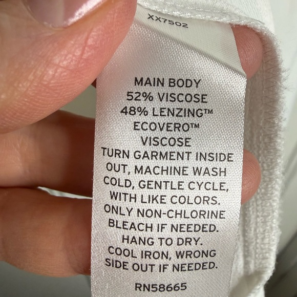 Women’s Nordstrom V-Neck Tank Tops - Black and White, 4X - Picture 5 of 16